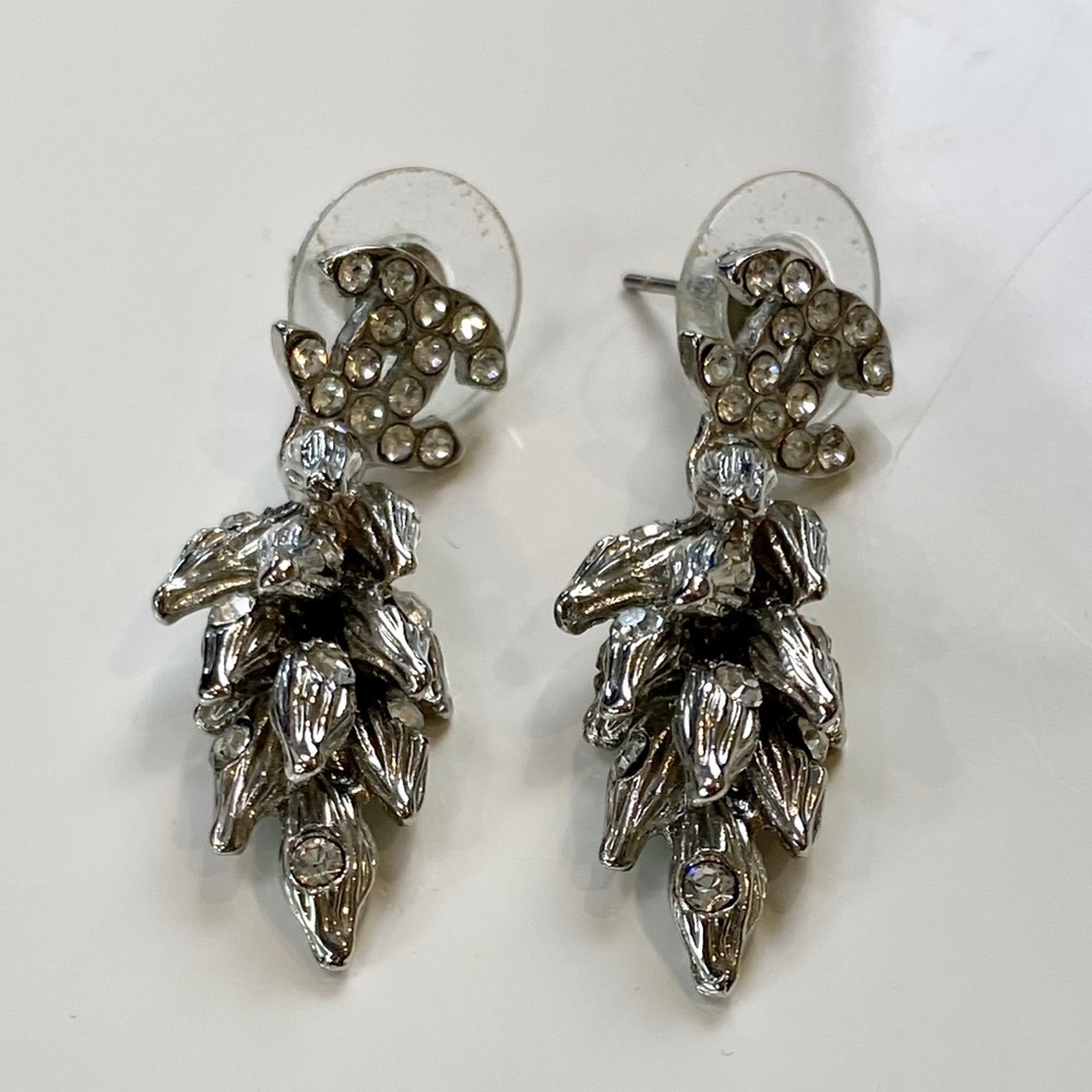 Stunning chandelier drop earrings
